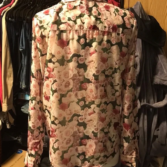 Ladies button down shirt - Picture 3 of 5